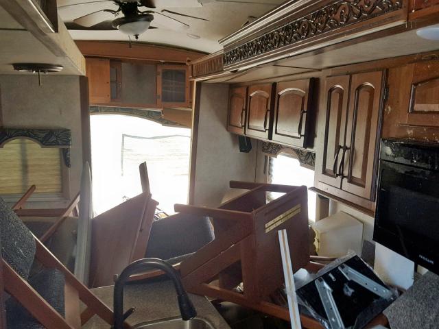 4YDF37222D4701725 - 2013 KEYSTONE MONTANA WHITE photo 5