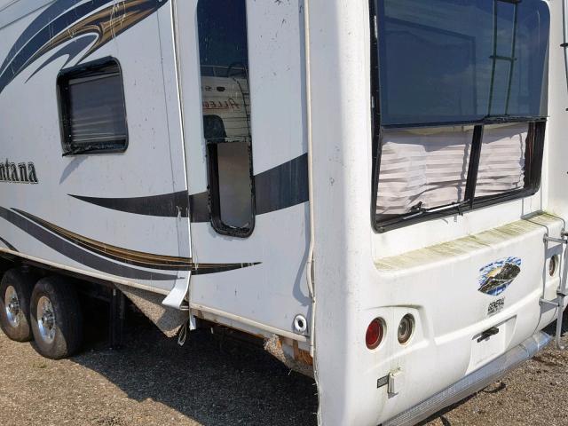 4YDF37222D4701725 - 2013 KEYSTONE MONTANA WHITE photo 9