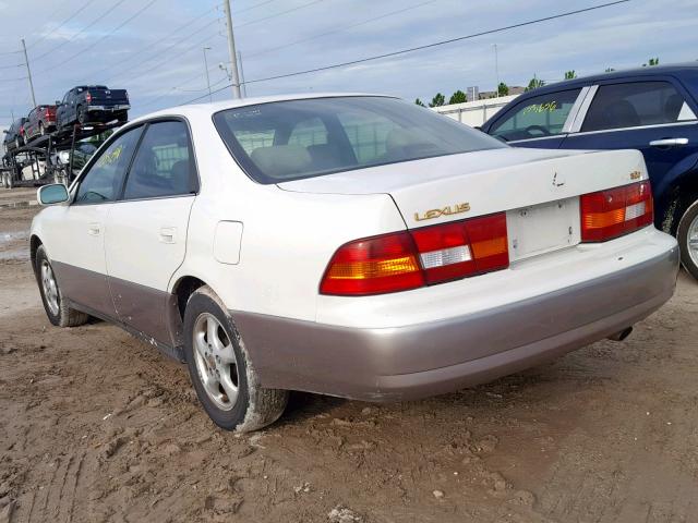 JT8BF22G6V0053174 - 1997 LEXUS ES 300 WHITE photo 3