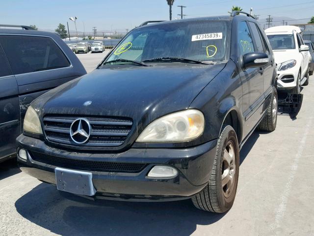 4JGAB57E93A452004 - 2003 MERCEDES-BENZ ML 350 BLACK photo 2