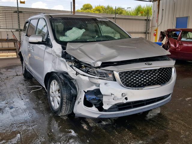 KNDMB5C10F6061545 - 2015 KIA SEDONA LX SILVER photo 1