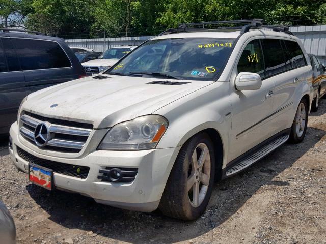 4JGBF25E99A480582 - 2009 MERCEDES-BENZ GL WHITE photo 2