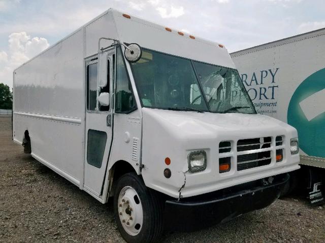 4UZAARBW25CN86211 - 2005 FREIGHTLINER CHASSIS M WHITE photo 1