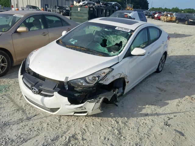 5NPDH4AE8DH392519 - 2013 HYUNDAI ELANTRA GL WHITE photo 2