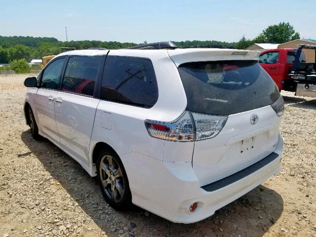 5TDXZ3DC2HS775239 - 2017 TOYOTA SIENNA SE WHITE photo 3