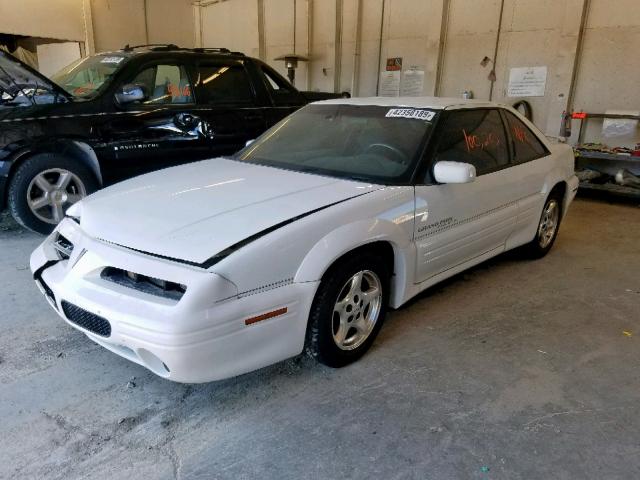 1G2WJ12M8TF255966 - 1996 PONTIAC GRAND PRIX WHITE photo 2