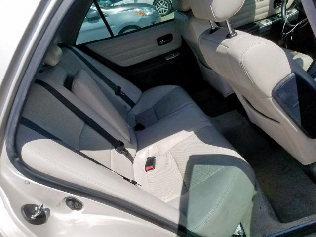 JTHBD192040088429 - 2004 LEXUS IS 300 CREAM photo 6