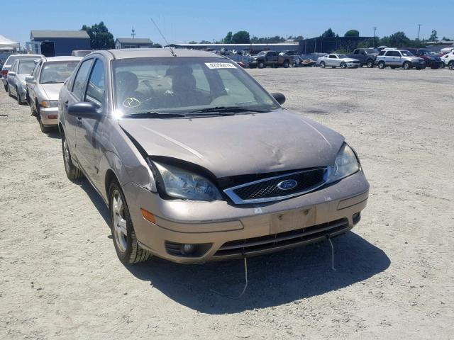 1FAHP34N65W295136 - 2005 FORD FOCUS ZX4 GOLD photo 1