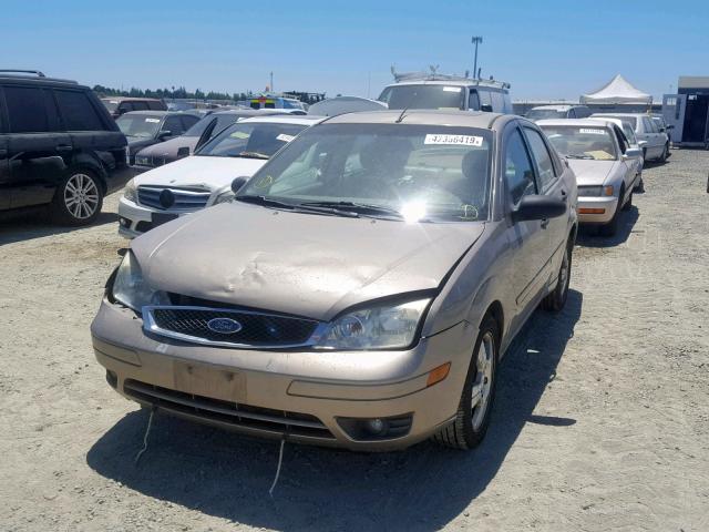 1FAHP34N65W295136 - 2005 FORD FOCUS ZX4 GOLD photo 2