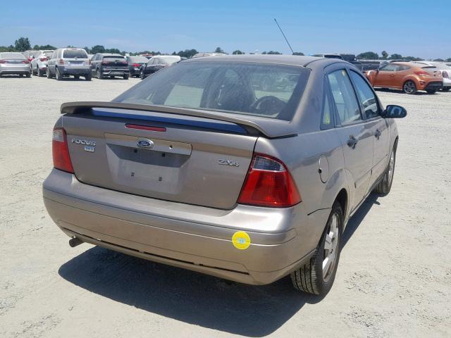 1FAHP34N65W295136 - 2005 FORD FOCUS ZX4 GOLD photo 4