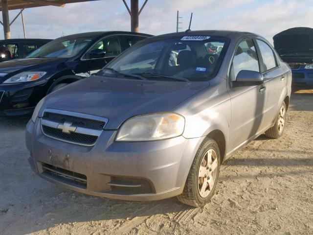 KL1TD56E49B376579 - 2009 CHEVROLET AVEO LS GRAY photo 2