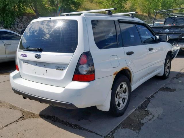 JF1SG66608H732893 - 2008 SUBARU FORESTER S WHITE photo 4