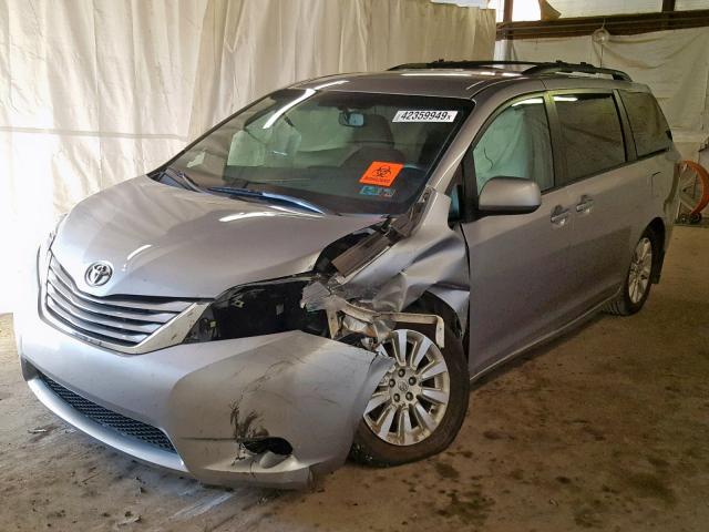 5TDJK3DC8FS102043 - 2015 TOYOTA SIENNA LE SILVER photo 2