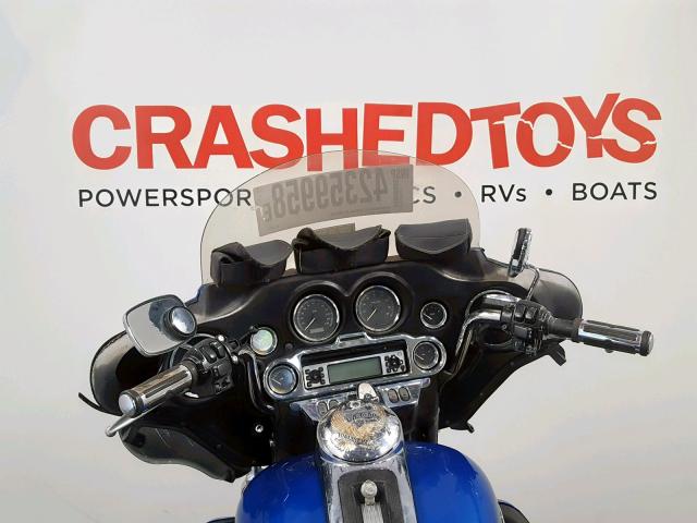 1HD1FC4108Y698421 - 2008 HARLEY-DAVIDSON FLHTCUI BLUE photo 8