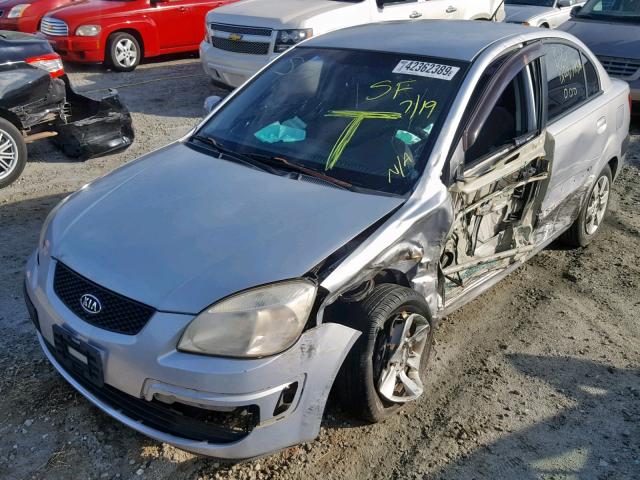 KNADE123966073208 - 2006 KIA RIO SILVER photo 2