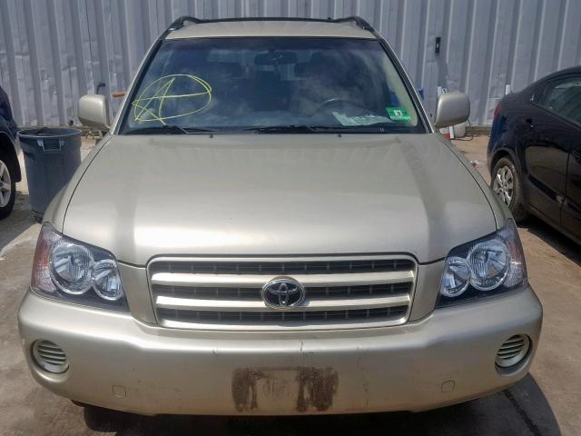 JTEHF21A330156344 - 2003 TOYOTA HIGHLANDER GOLD photo 9