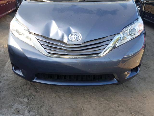 5TDKK3DC0GS765421 - 2016 TOYOTA SIENNA LE BLUE photo 7