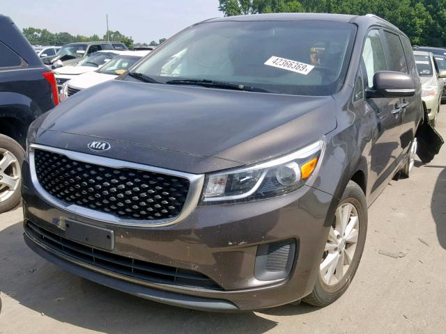 KNDMB5C13G6100291 - 2016 KIA SEDONA LX BROWN photo 2