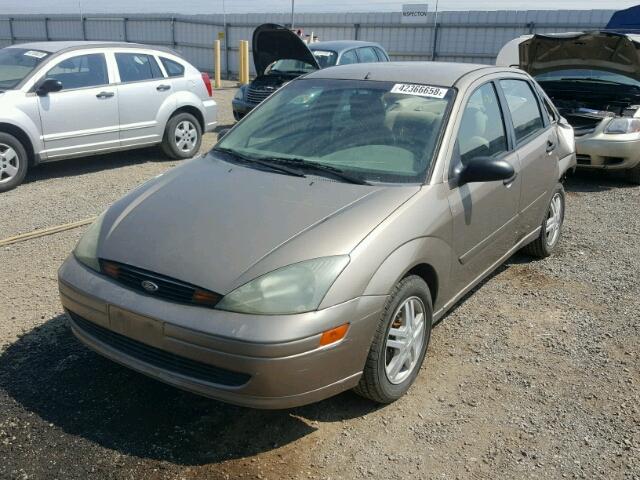 1FAFP34Z24W156954 - 2004 FORD FOCUS SE C GOLD photo 2