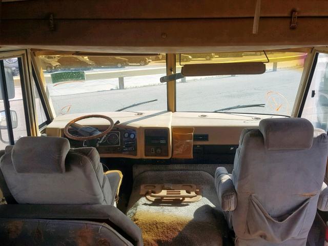 1GBJP37W5F3343510 - 1986 CHEVROLET P30 TAN photo 9