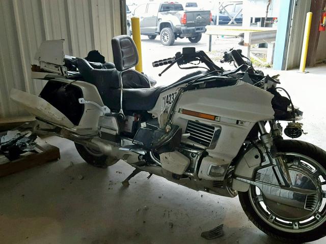 1HFSC2234TA804809 - 1996 HONDA GL1500 SE1 WHITE photo 1