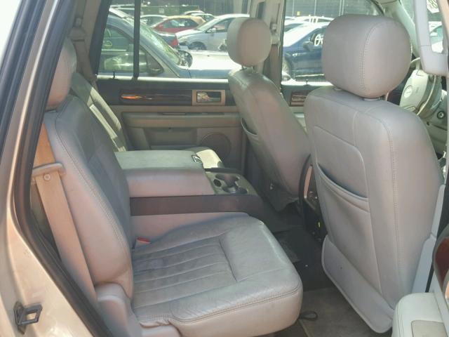 5LMFU28R44LJ39476 - 2004 LINCOLN NAVIGATOR Күміс фото 6