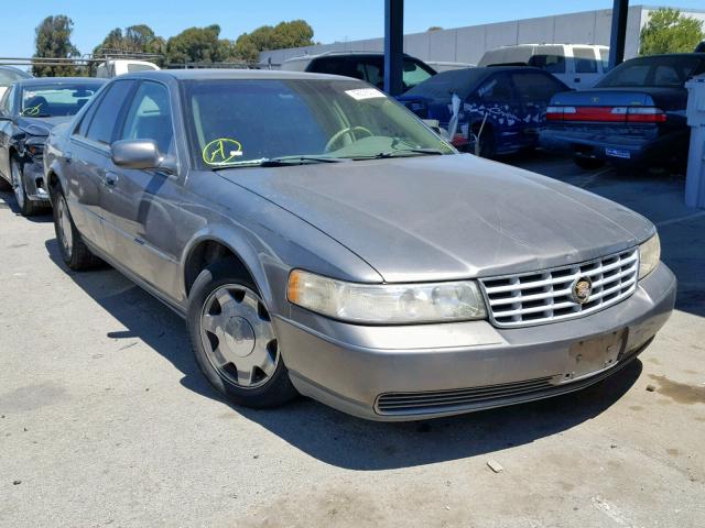 1G6KS54Y5WU926415 - 1998 CADILLAC SEVILLE SL GOLD photo 1