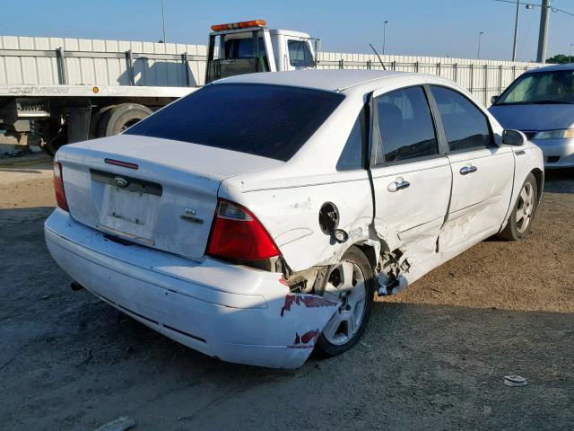 1FAHP34N46W233901 - 2006 FORD FOCUS ZX4 WHITE photo 4