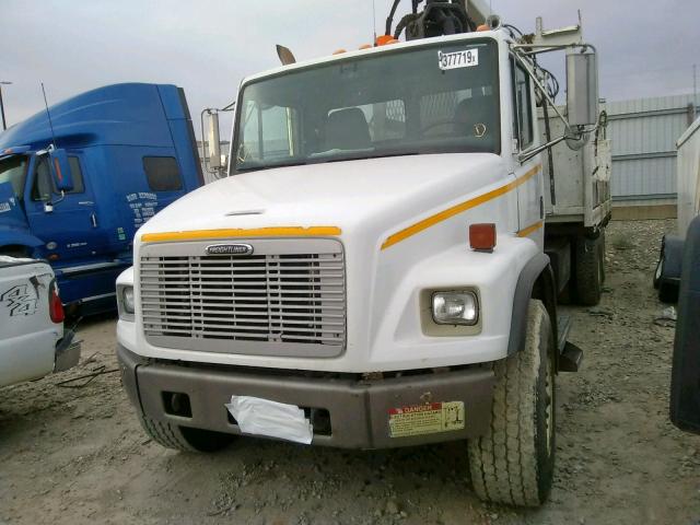 1FVHBXAKX1HJ18831 - 2001 FREIGHTLINER MEDIUM CON WHITE photo 2