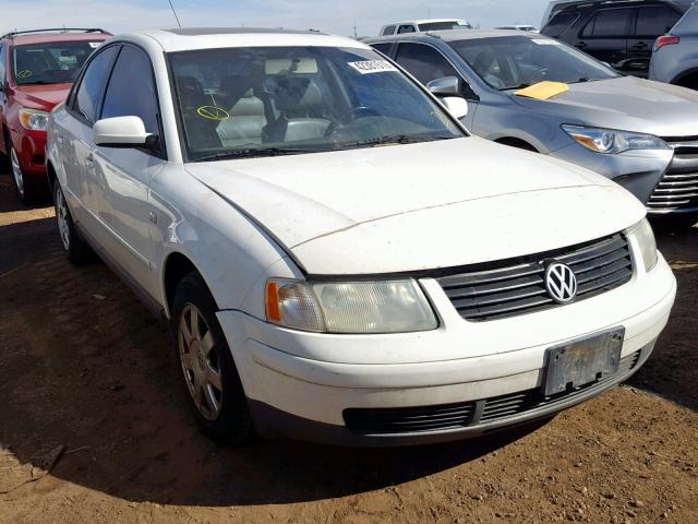 WVWMA23B7YP229253 - 2000 VOLKSWAGEN PASSAT GLS WHITE photo 1