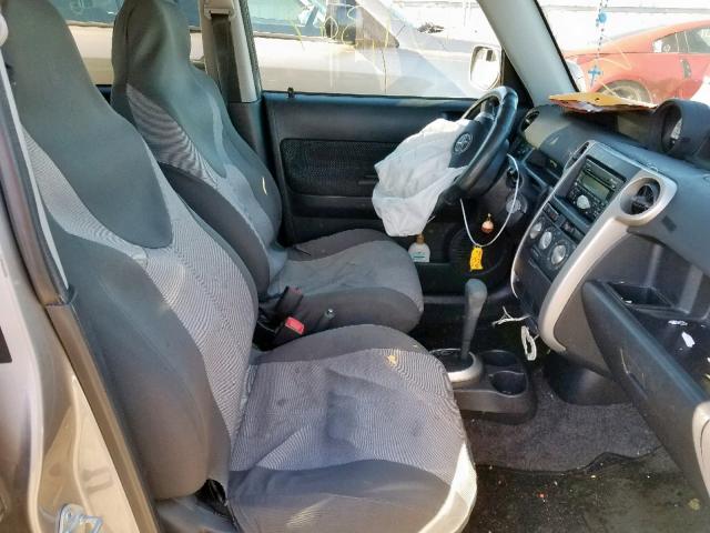 JTLKT324540137995 - 2004 TOYOTA SCION XB ნაცრისფერი ფოტო 5