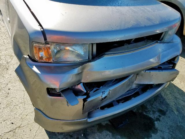 JTLKT324540137995 - 2004 TOYOTA SCION XB ნაცრისფერი ფოტო 9