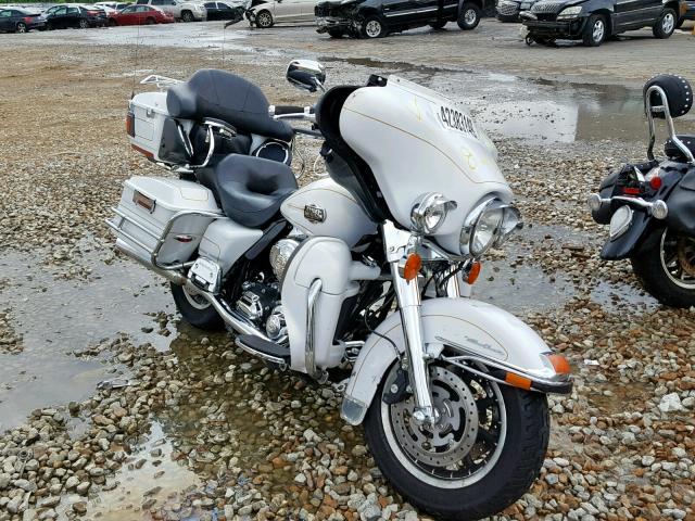 1HD1FC4108Y632435 - 2008 HARLEY-DAVIDSON FLHTCUI WHITE photo 1