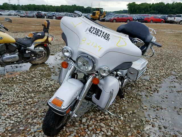 1HD1FC4108Y632435 - 2008 HARLEY-DAVIDSON FLHTCUI WHITE photo 2