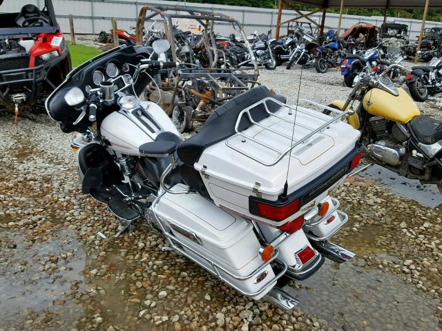 1HD1FC4108Y632435 - 2008 HARLEY-DAVIDSON FLHTCUI WHITE photo 3