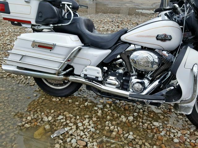 1HD1FC4108Y632435 - 2008 HARLEY-DAVIDSON FLHTCUI WHITE photo 7