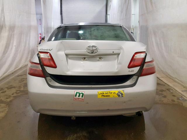 4T1BE46K07U091487 - 2007 TOYOTA CAMRY NEW SILVER photo 9