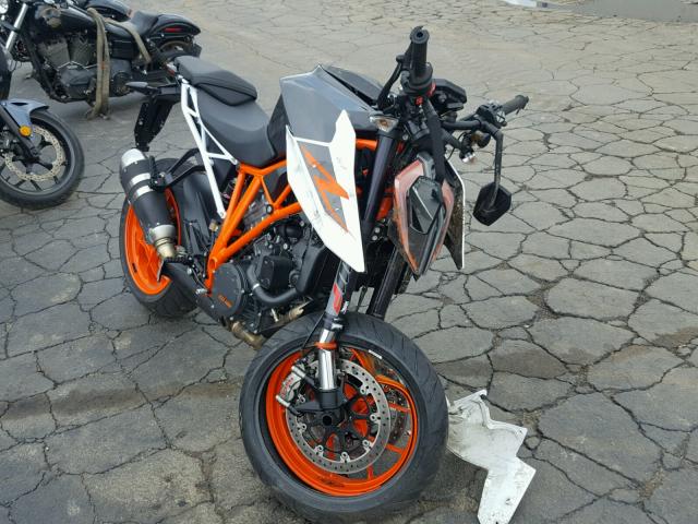 VBKV39404JM981230 - 2018 KTM 1290 SUPER ORANGE photo 1