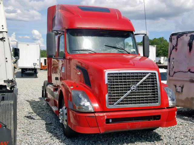 4V4NC9GH45N388104 - 2005 VOLVO VN VNL RED photo 1