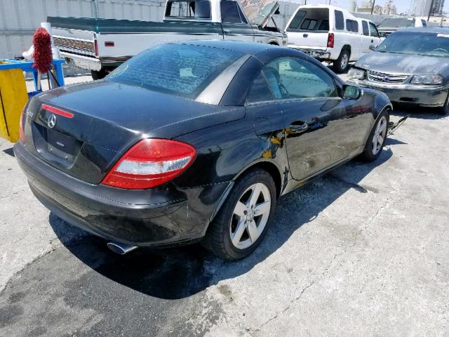 WDBWK54F86F104496 - 2006 MERCEDES-BENZ SLK 280 BLACK photo 4