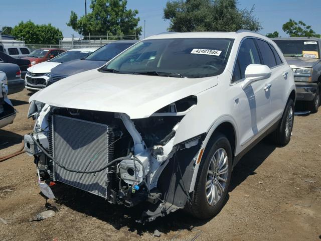 1GYKNBRS5HZ287850 - 2017 CADILLAC XT5 LUXURY WHITE photo 2