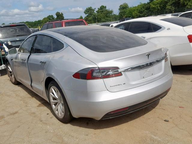 5YJSA1E18HF185635 - 2017 TESLA MODEL S أبيض صورة 3