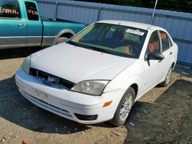 1FAFP34N37W237544 - 2007 FORD FOCUS ZX4 WHITE photo 2