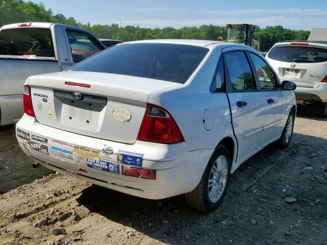 1FAFP34N37W237544 - 2007 FORD FOCUS ZX4 WHITE photo 4