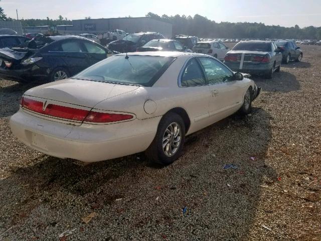 1LNFM92V7WY729582 - 1998 LINCOLN MARK VIII WHITE photo 4