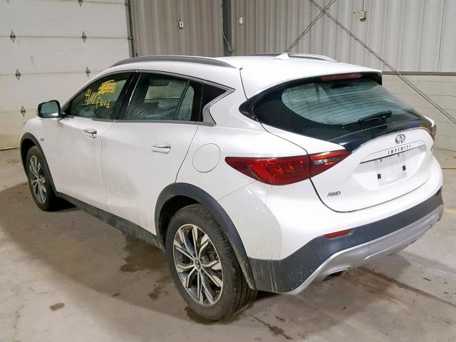 SJKCH5CR1HA036098 - 2017 INFINITI QX30 BASE WHITE photo 3