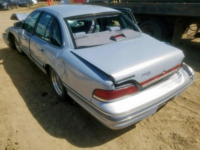 2FALP74W5RX210968 - 1994 FORD CROWN VICT SILVER photo 3