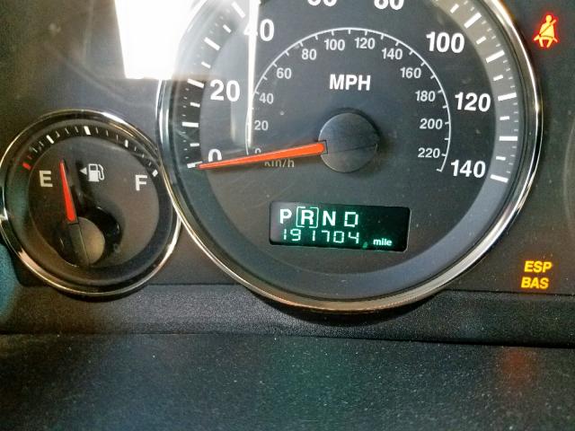 1J8HG58236C170922 - 2006 JEEP COMMANDER GREEN photo 8