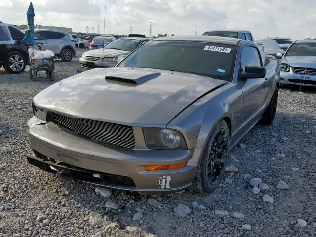 1ZVHT82H185195016 - 2008 FORD MUSTANG GT SILVER photo 2