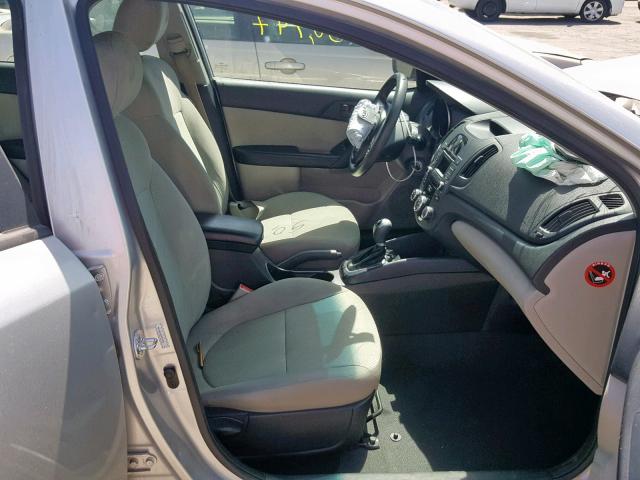 KNAFU4A22C5553100 - 2012 KIA FORTE EX SILVER photo 5